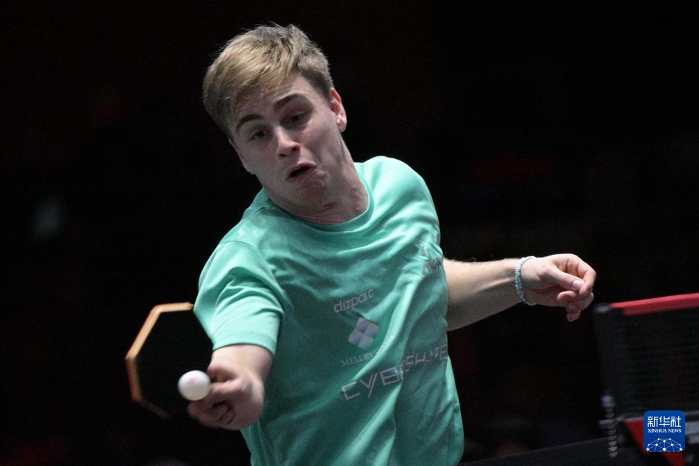 这名年轻球 这名年轻球