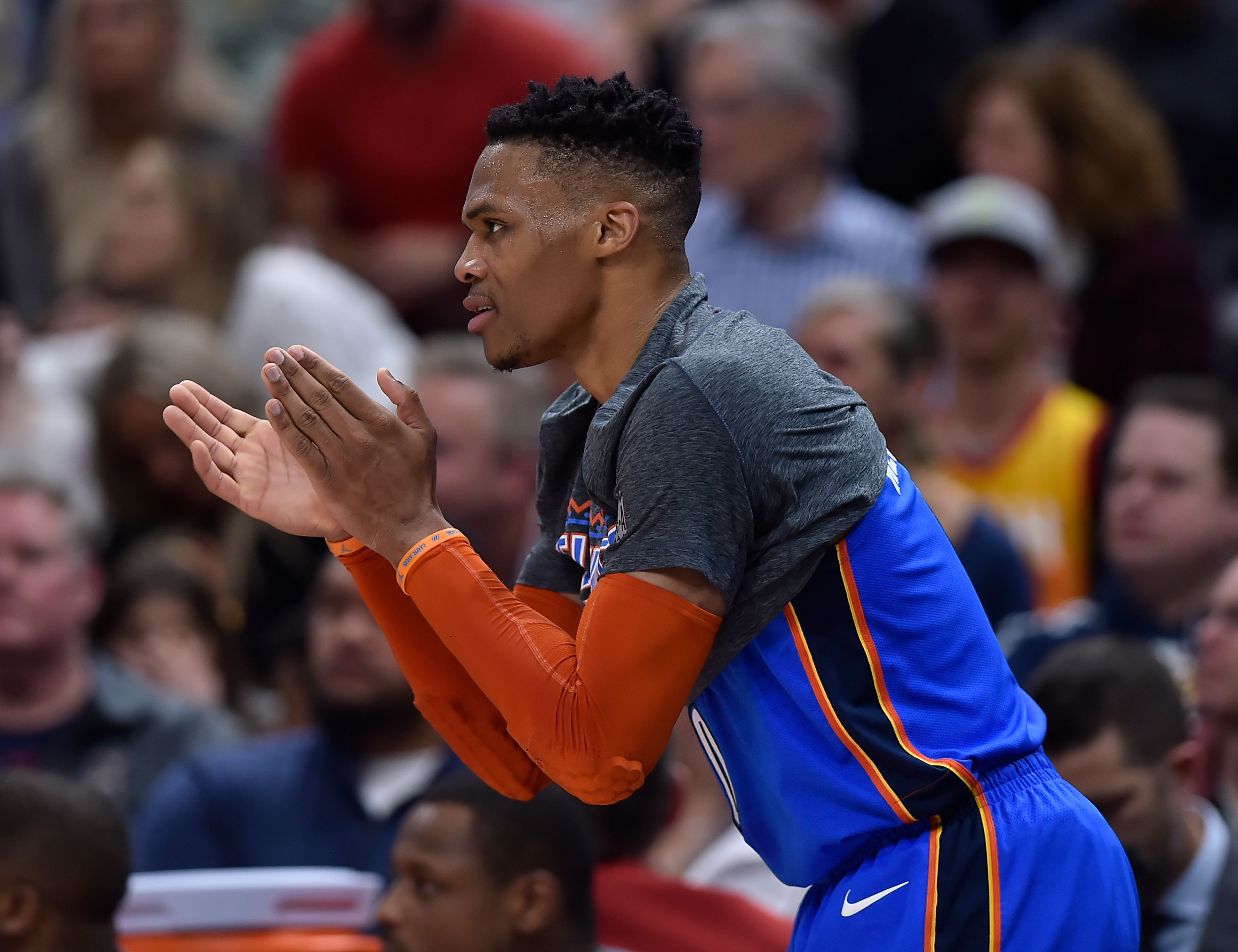 但竞争扑朔 但竞争扑朔